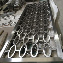 異型不銹鋼屏風制品廠 激光不銹鋼屏風與不銹鋼電器的卓越制造之路